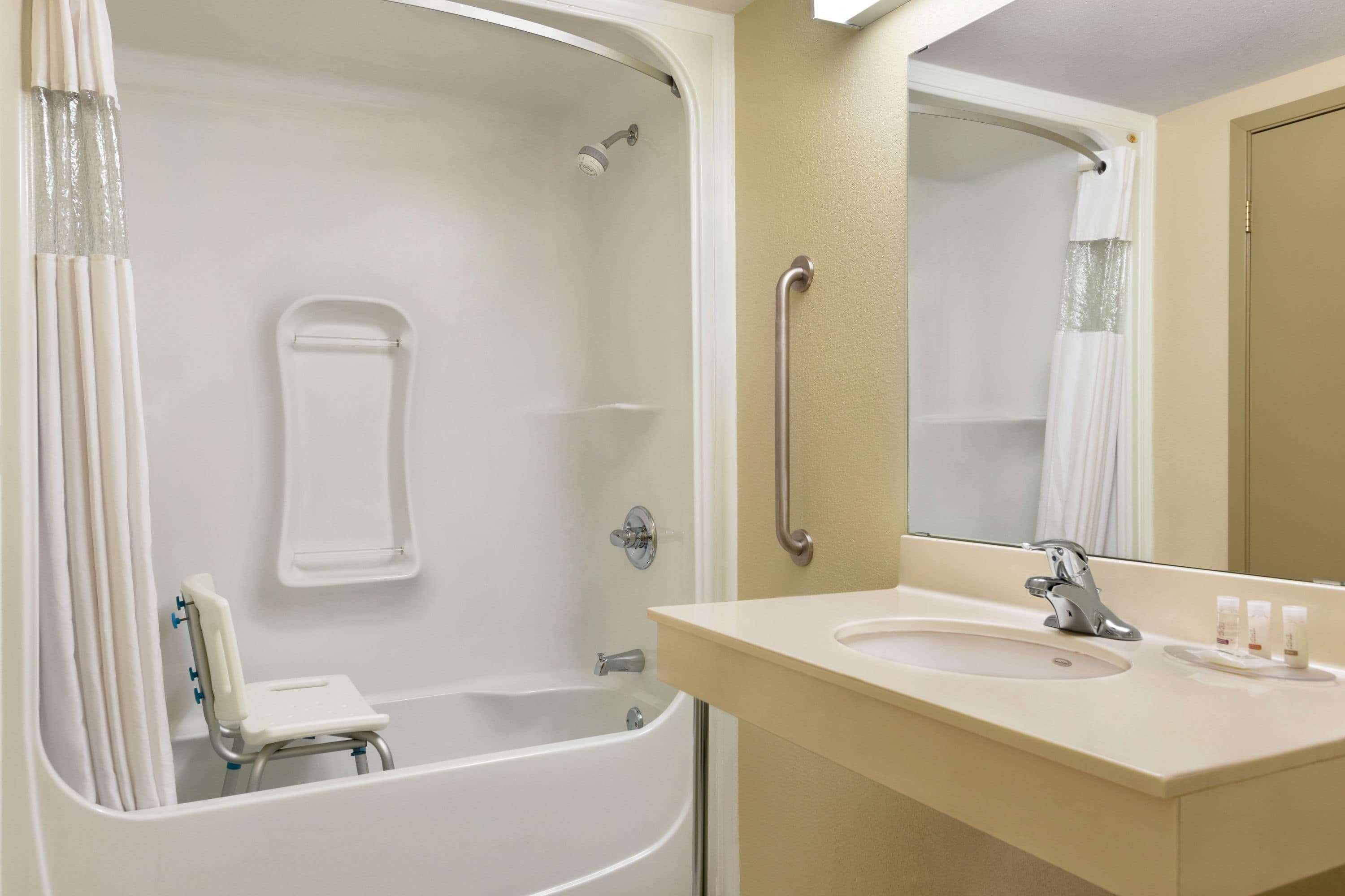 Days Inn & Suites By Wyndham תומפסון מראה חיצוני תמונה