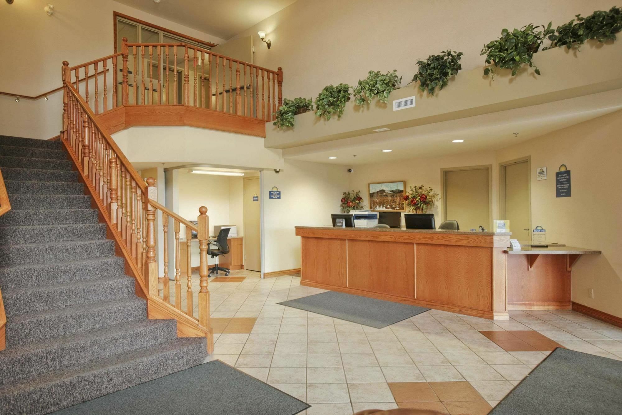 Days Inn & Suites By Wyndham תומפסון מראה חיצוני תמונה
